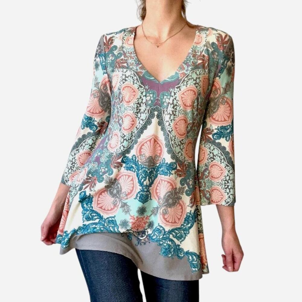 Bohemian floral tunic v neck size XS from Boston Proper